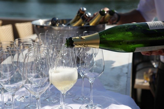 Crémant de Bourgogne – französische Eleganz, zuverlässig geliefert vom Weinhaus Venum aus Hamburg